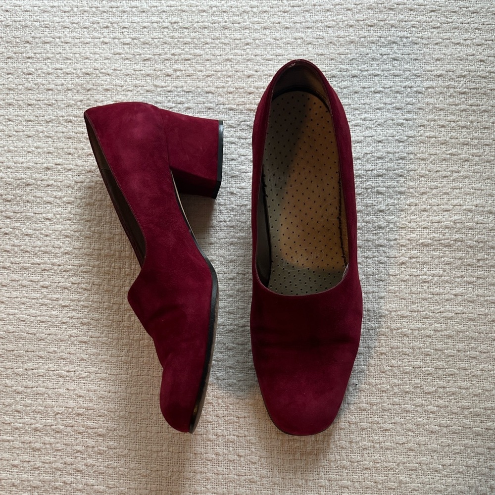 Dr. Scholl's Burgundy Suede Women's Flats